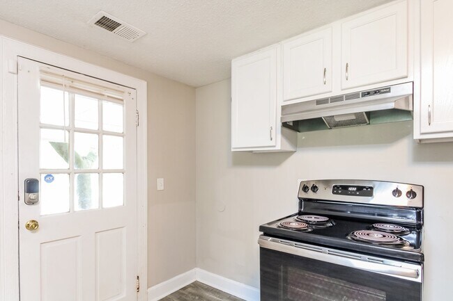 Building Photo - 1541 Beckham St