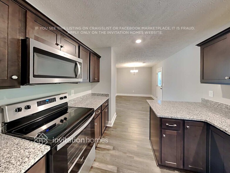 Building Photo - 837 Cedar Ln