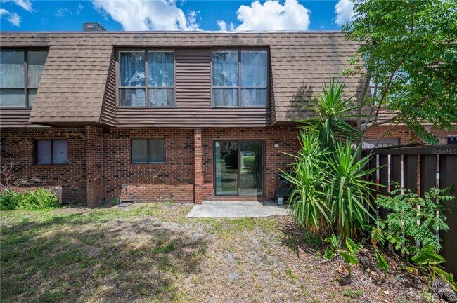 Building Photo - 1836 N Crystal Lake Dr