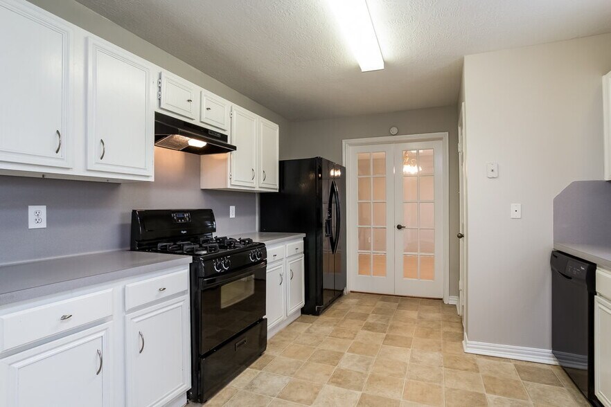 Building Photo - 5511 Deer Timbers Trail