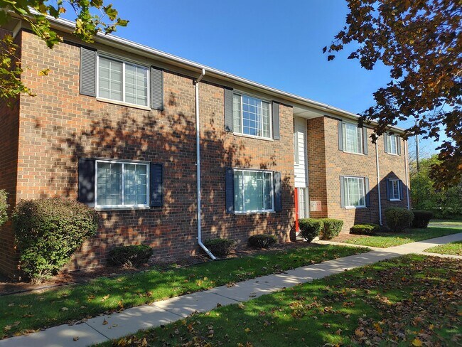 Building Photo - 25312 Shiawassee Cir