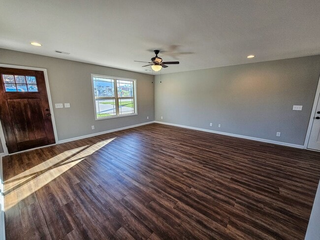 Building Photo - 1525 Green Ln