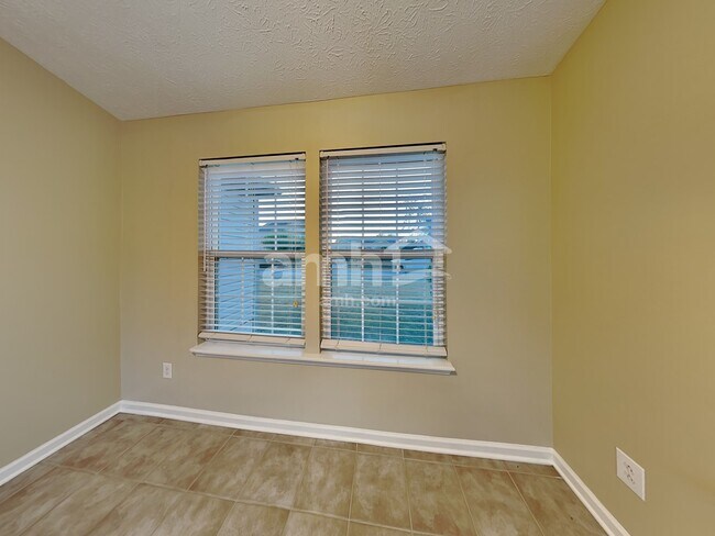 Building Photo - 11 Fillmore Way