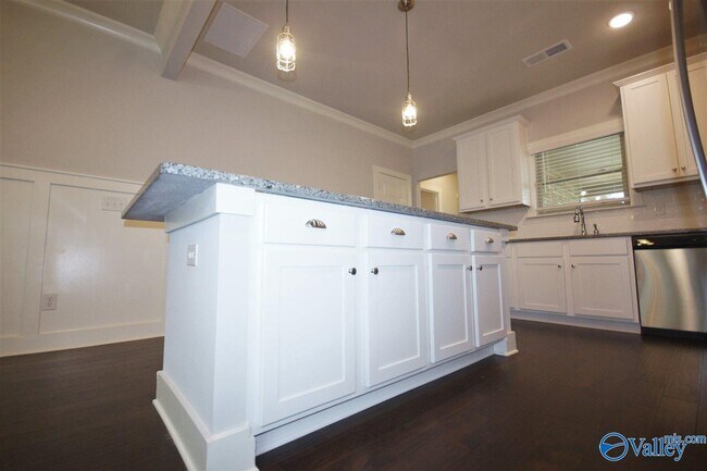 Building Photo - 12 Silky Oak Cir SW