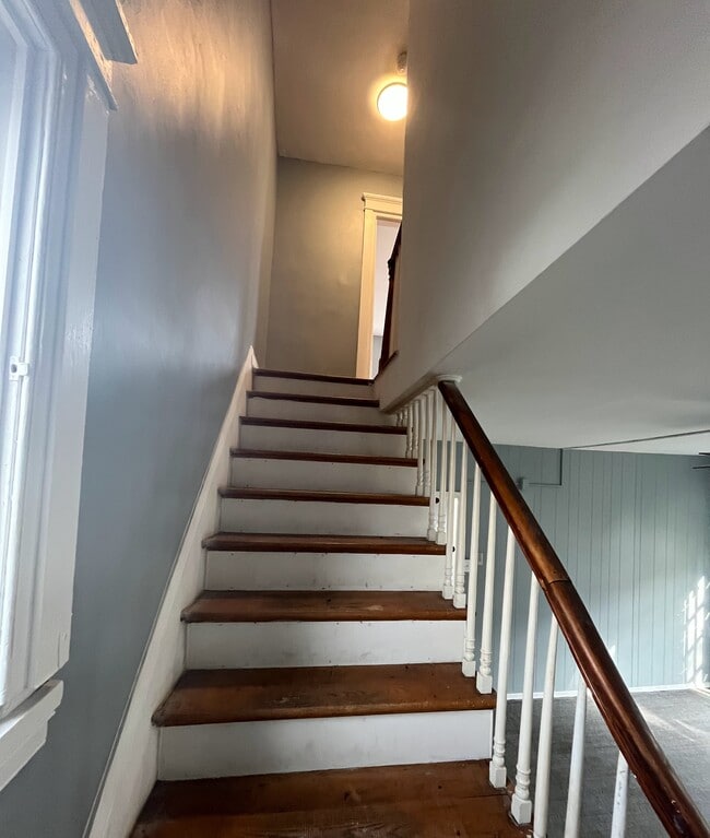 Building Photo - 544 King St