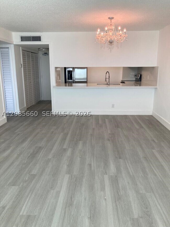Building Photo - 9125 SW 77th Ave