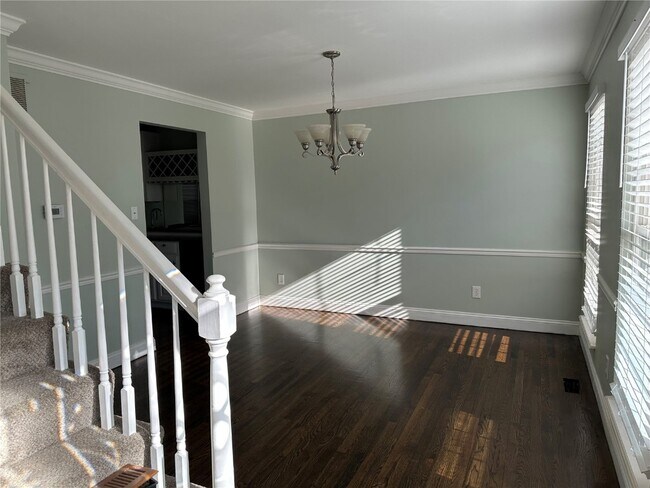 Building Photo - 16407 Westglen Farms Dr