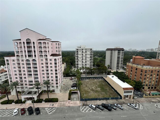 Building Photo - 700 Biltmore Way