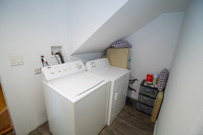 Building Photo - 65 Myano Ln