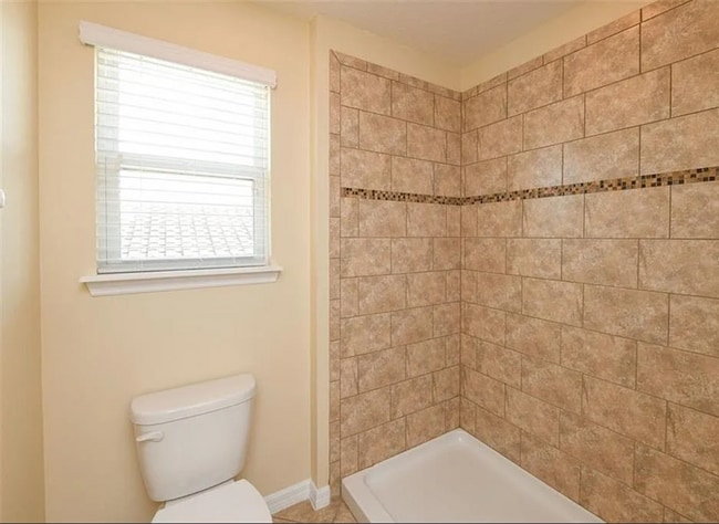 Building Photo - 2948 Oriole Dr