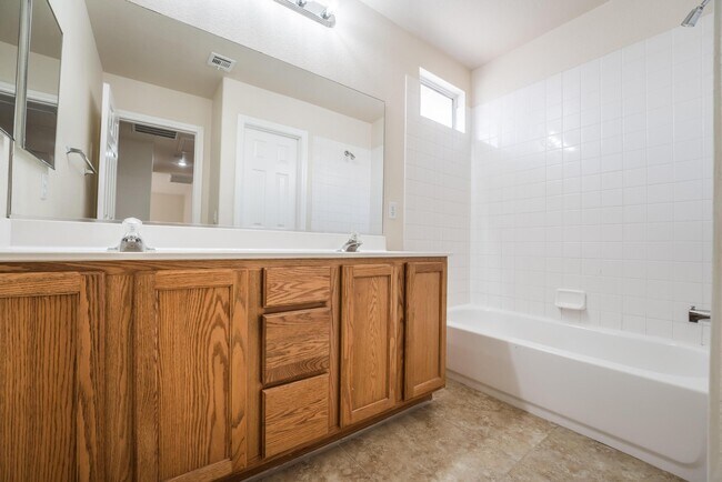 Building Photo - 4828 Whisper Lake Dr