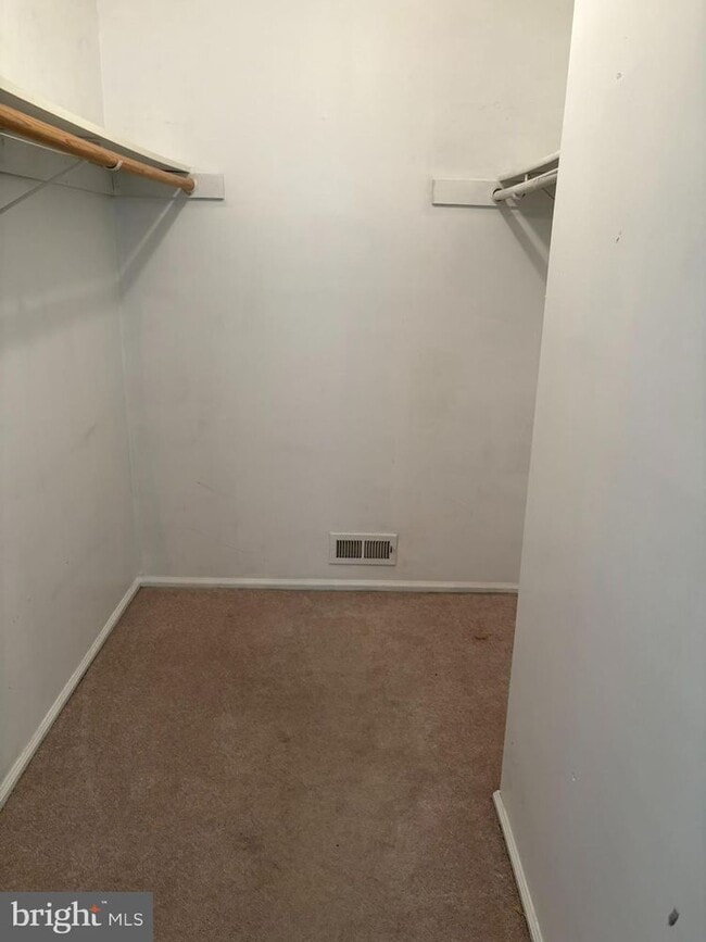 Building Photo - 109 Versailles Ct