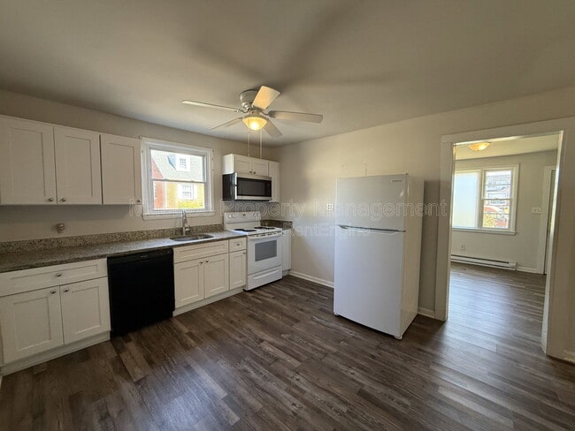 Building Photo - 1500 Airport Ave