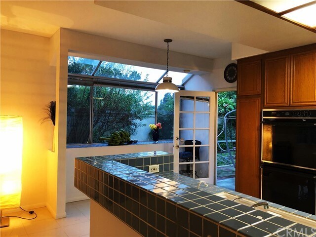 Building Photo - 15 Monaco