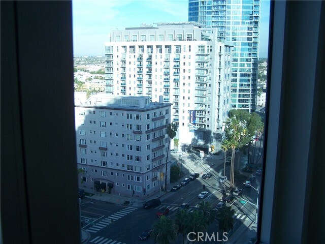 Building Photo - 525 E Seaside Way