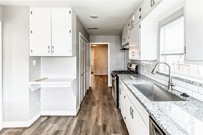 Building Photo - 4137 Woodfin St