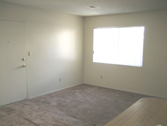 Building Photo - 17610 Cameron Lane