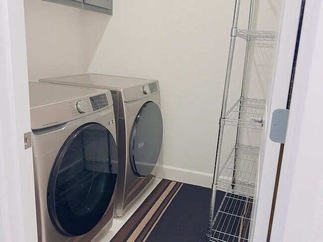 Building Photo - Beautiful Newer Pittsburg Home – 4 Bd, 3 Ba, close to BART Freeway and Shopping!