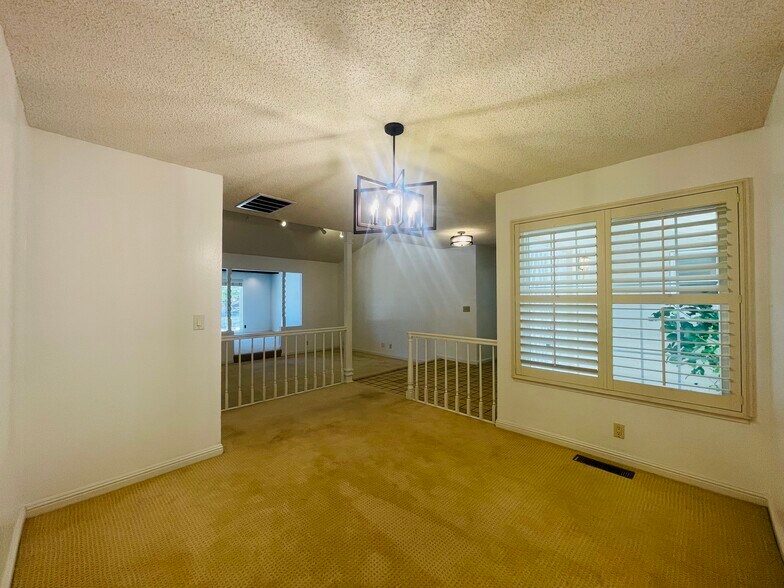 Building Photo - 1150 Stafford Dr