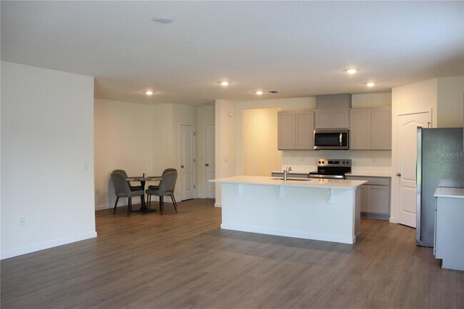Building Photo - 2869 House Finch Rd