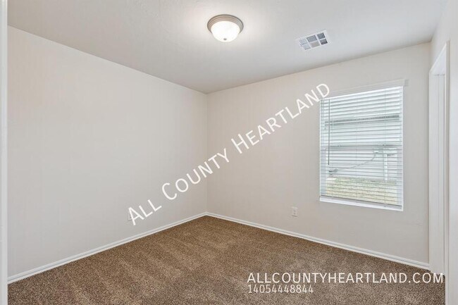 Building Photo - 3425 Molly Dr