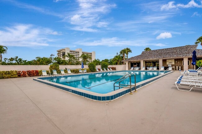 Building Photo - 5059 N Hwy A1A