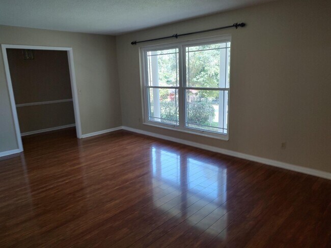 Building Photo - 1533 Woodgate Way