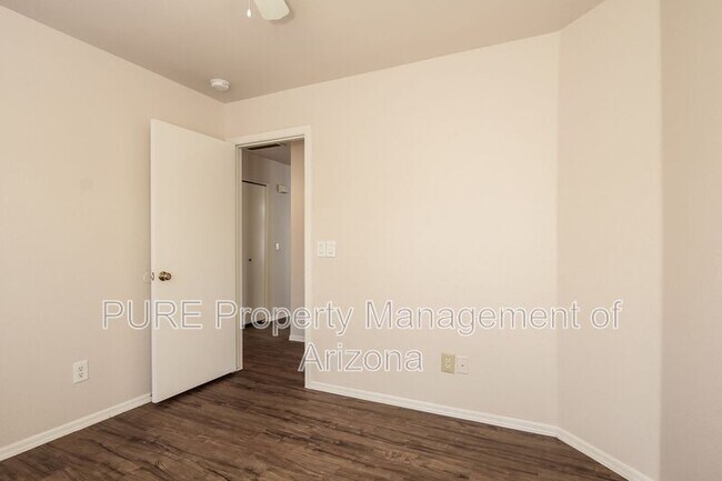 Building Photo - 3526 W Questa Dr