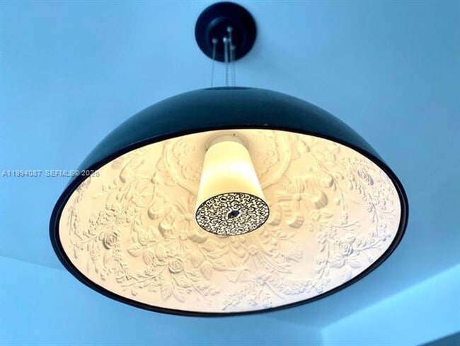 Building Photo - 121 NE 34th St