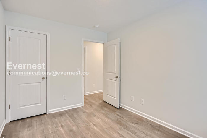 Building Photo - 221 Ansley Wy