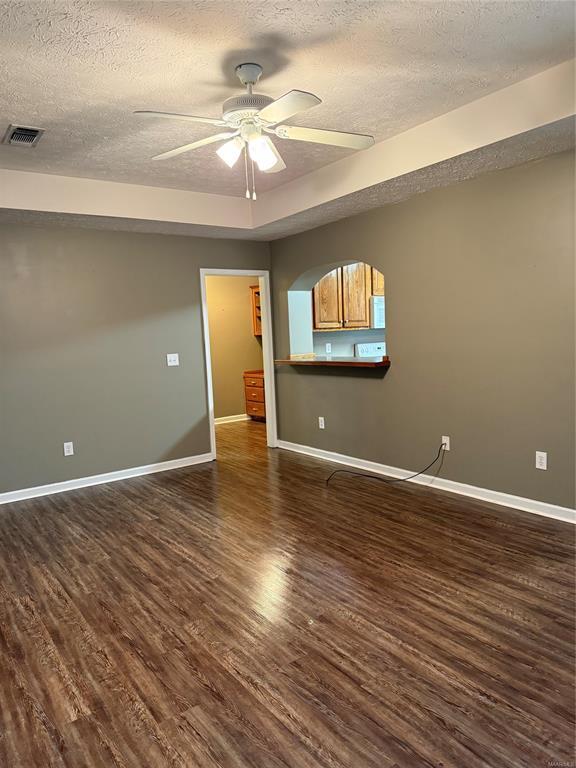 Building Photo - 406 James Ct