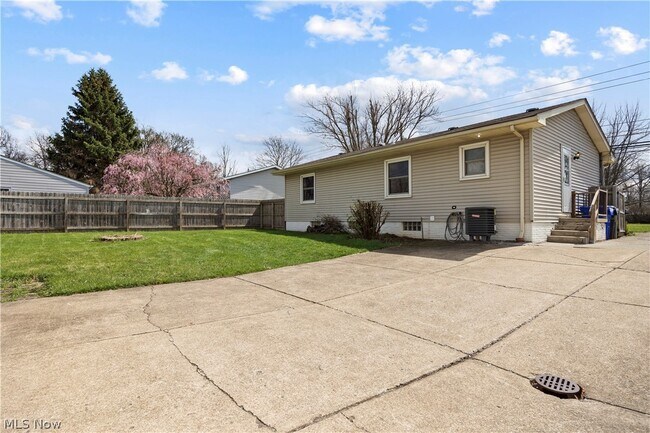 Building Photo - 17050 Sheldon Rd