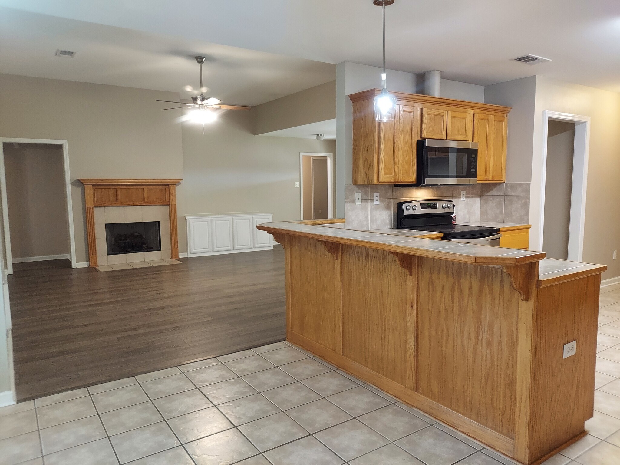 Building Photo - 36044 Raleigh Dr