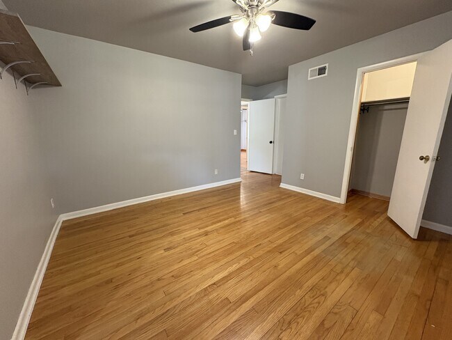 Building Photo - 1428 Avondale Dr
