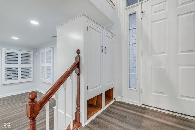 Building Photo - 2068 Broughton St