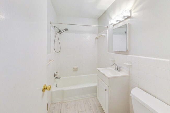 Building Photo - 10501 Montrose Ave