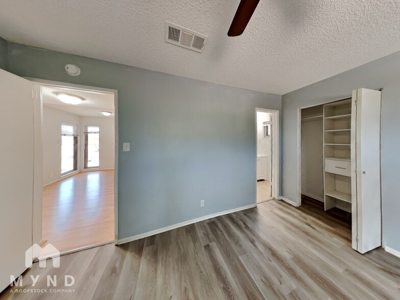 Building Photo - 4004 Chinchilla Ave