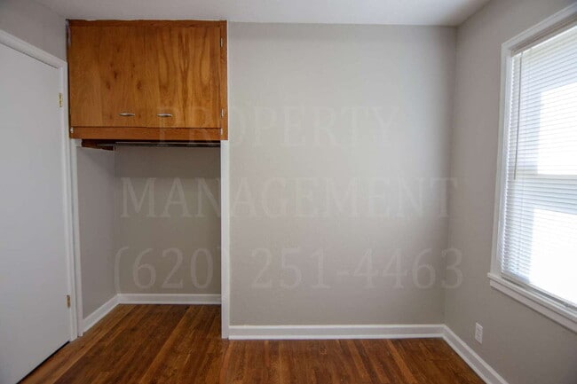 Building Photo - 3-Bedroom 1-Bathroom
