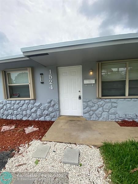 Building Photo - 1520 NW 52nd Ave