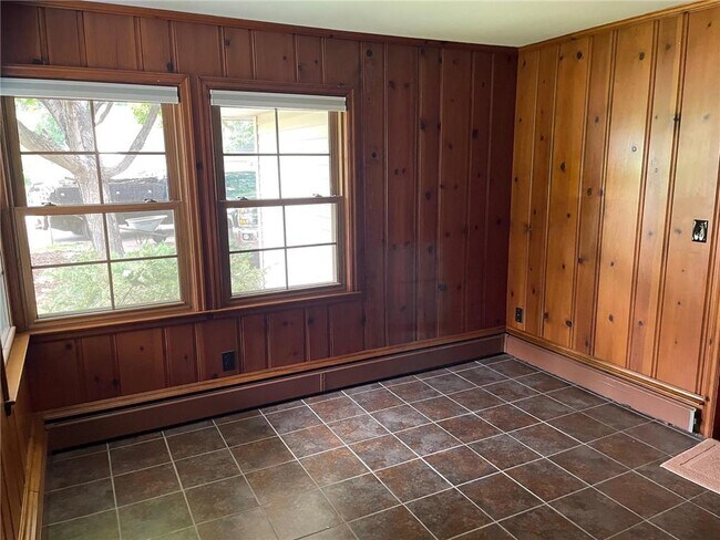 Building Photo - 330 Central Ave S