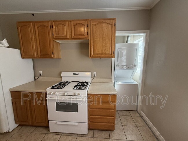 Building Photo - 408 S 48th W Ave