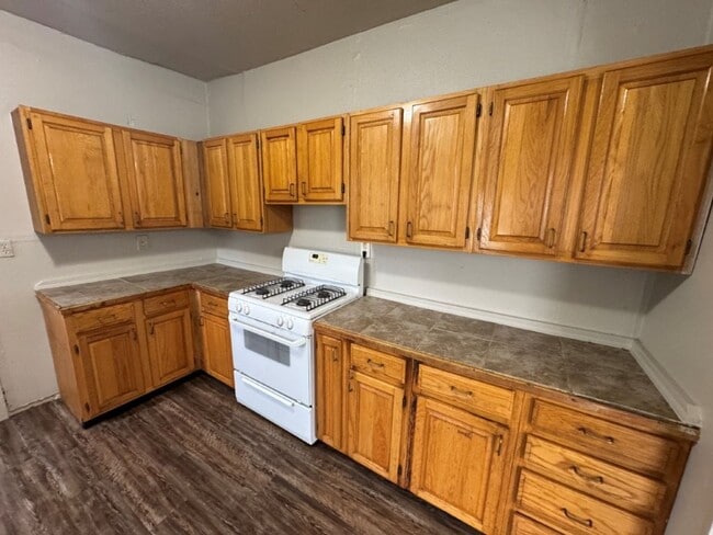 Building Photo - 2 bed 1 bath home for rent near 59th betwe...