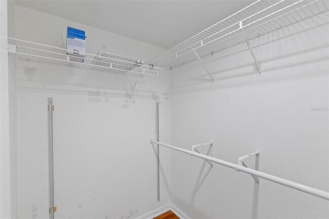 Building Photo - 41 Hembury Ln