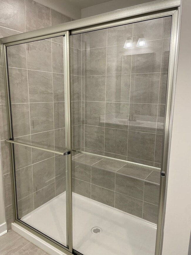 Building Photo - 3 Bedroom 2 Bath Home in Middle Creek Vill...