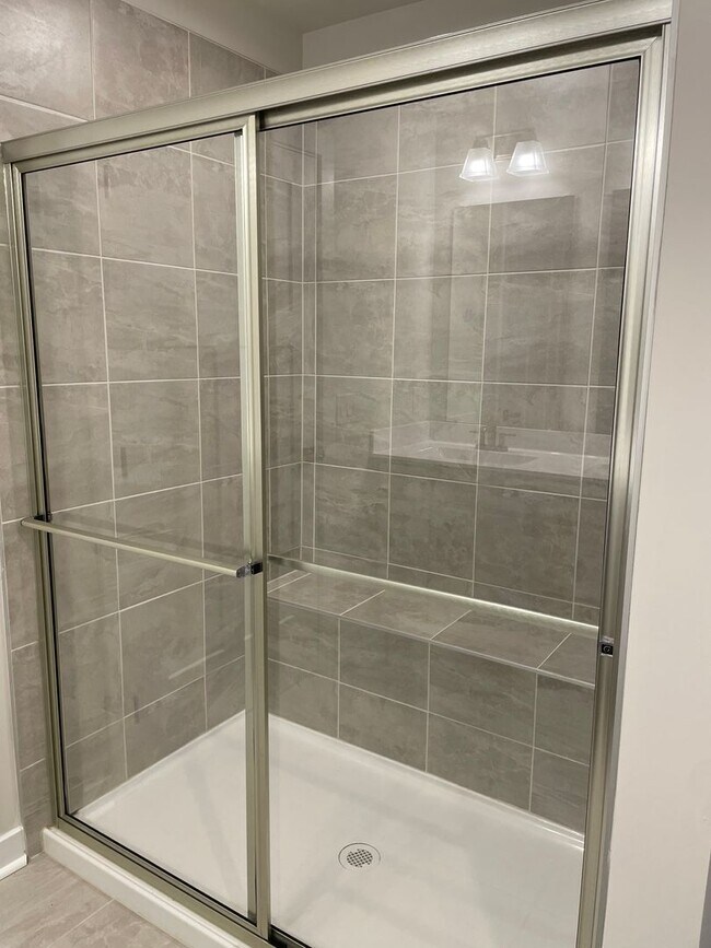 Building Photo - 3 Bedroom 2 Bath Home in Middle Creek Village in Bolivia, NC