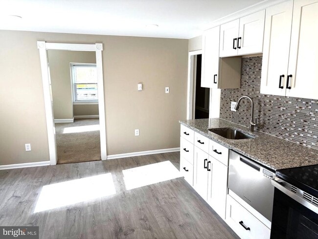 Building Photo - 1643 Rockwell Rd