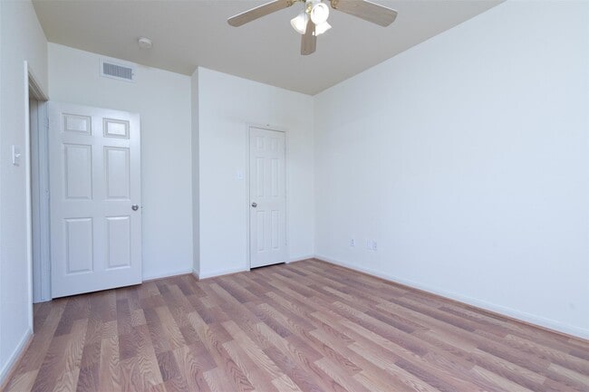 Building Photo - 1330 Old Spanish Trl