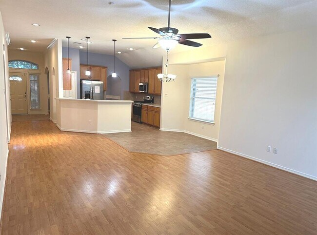 Building Photo - 5611 Eagle Sky Blvd