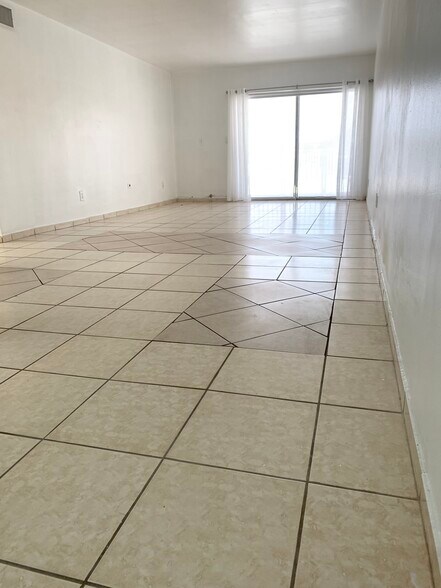 Building Photo - 2225 NE 123rd St