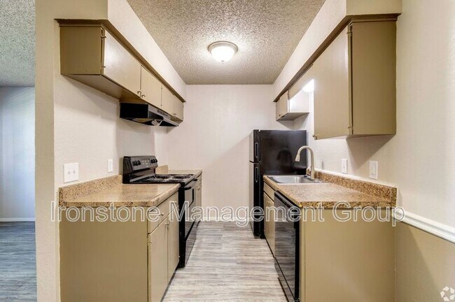 Building Photo - 5307 E 47th Pl
